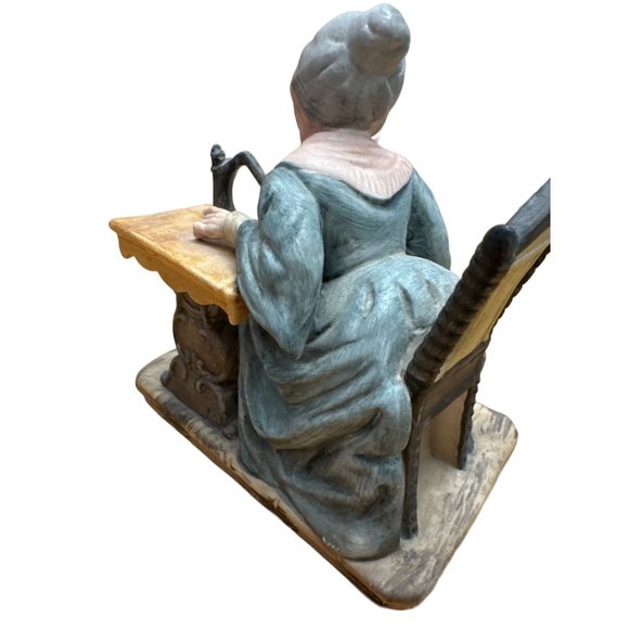 Campo di Monte Grandma & Grandpa Porcelain Figurines - Picture 4 of 12